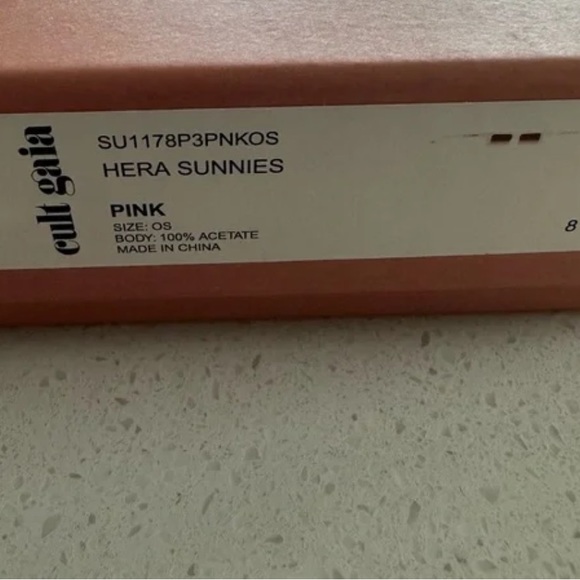 Price firm 💕NWT CULT GAIA PINK HERA SUNGLASSES 😎 - Picture 3 of 5